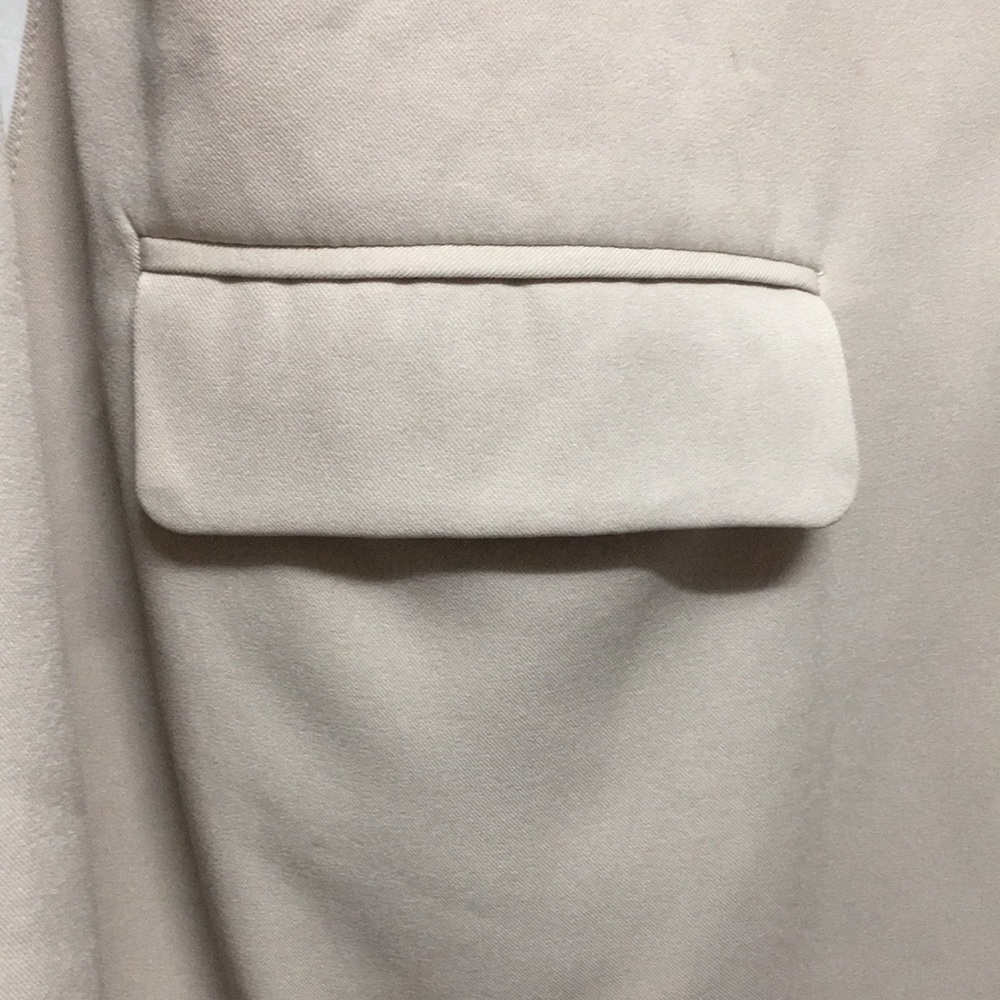 4th and Reckless Tailored Open Back Blazer: Size S - Picture 11 of 11